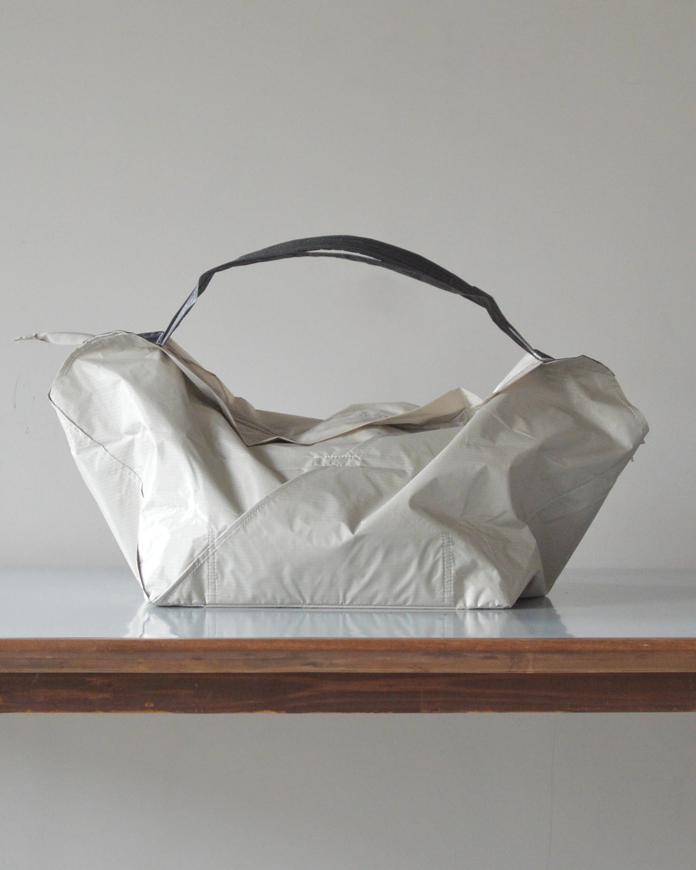 ライトベージュ×チャコールグレー|保冷バッグ 【予約:1月下旬お届け】