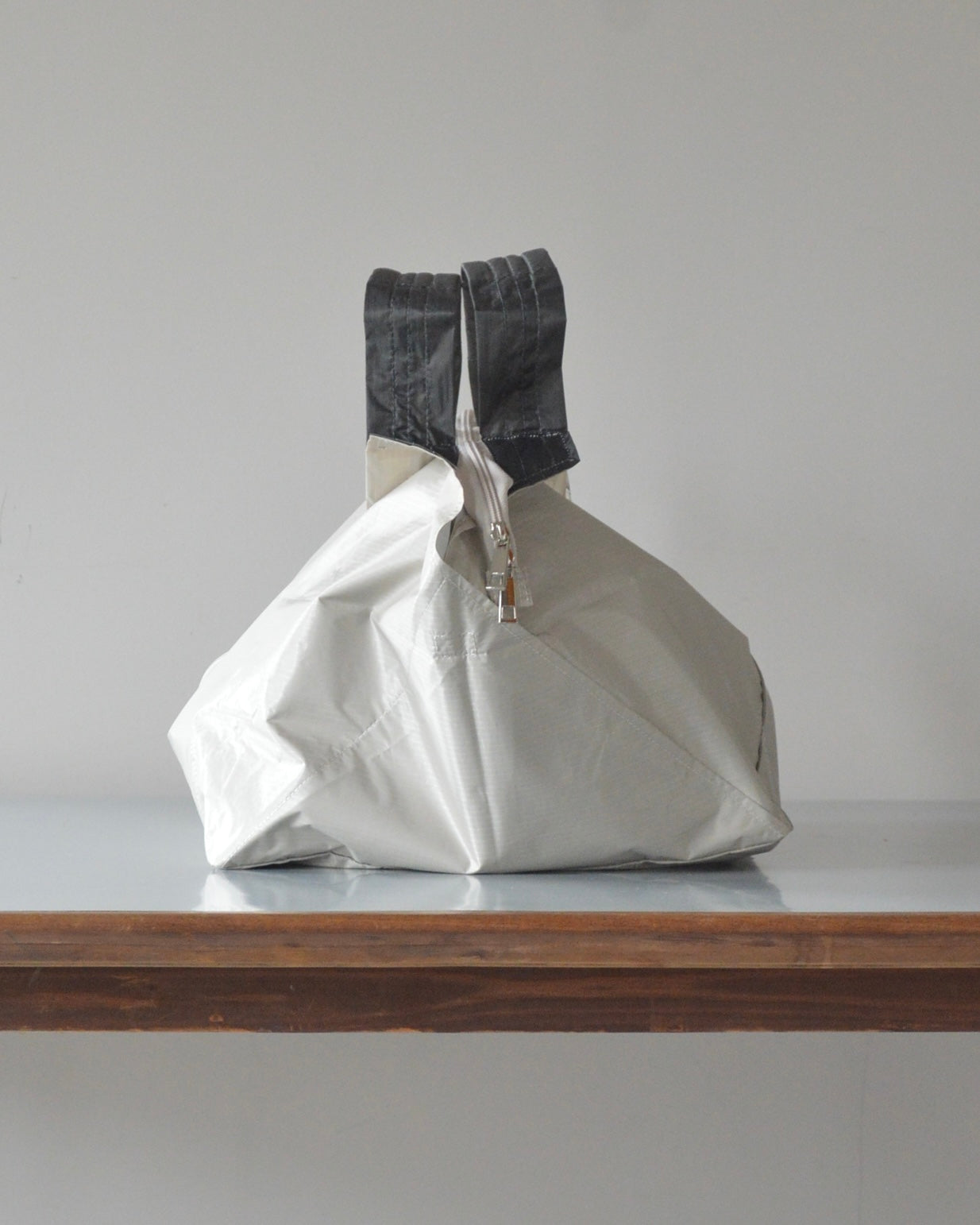 ライトベージュ×チャコールグレー|保冷バッグ　【予約：1月下旬お届け】