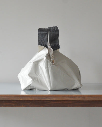 ライトベージュ×チャコールグレー|保冷バッグ　【予約：1月下旬お届け】