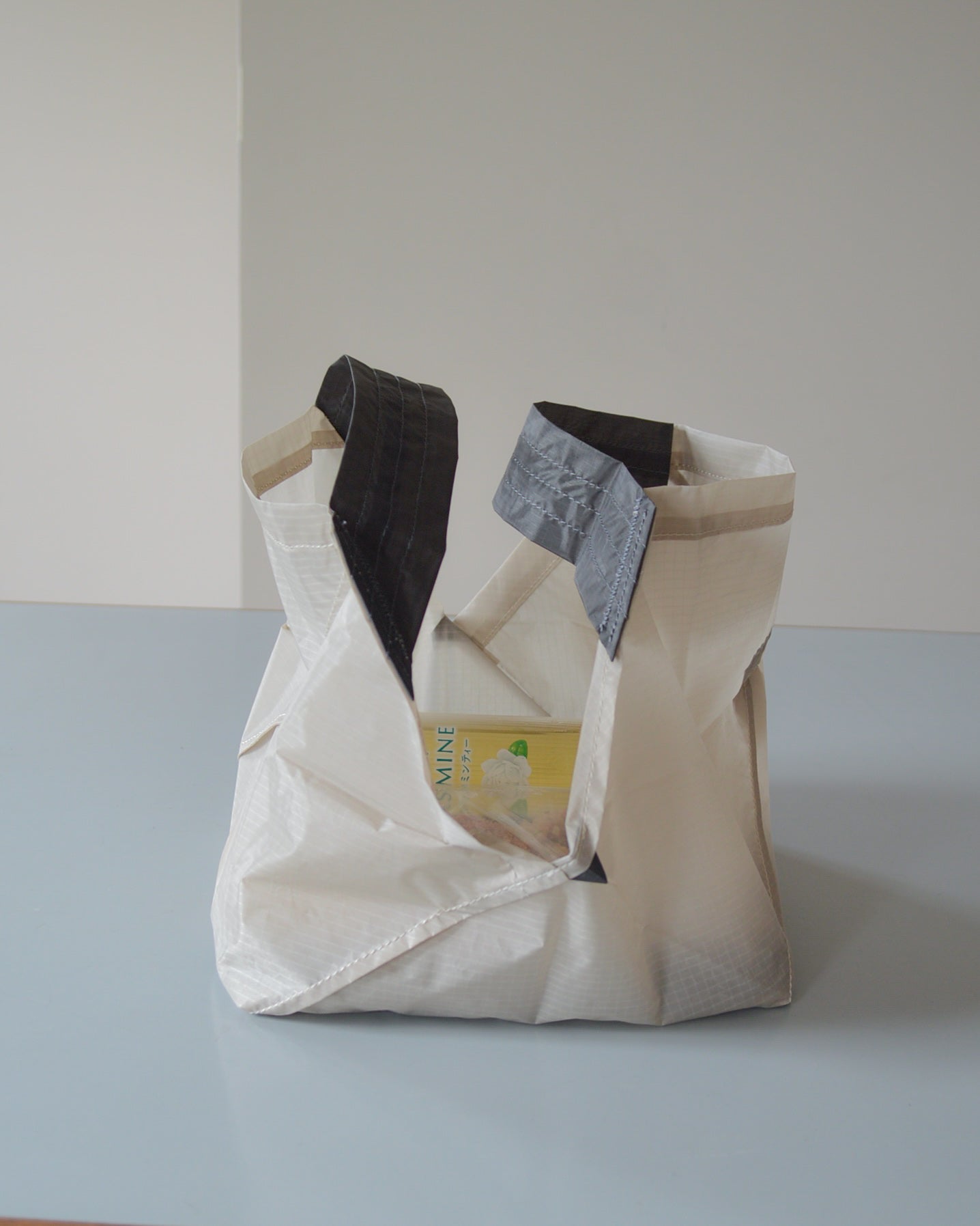 ライトベージュ×チャコールグレー|Mサイズ【予約：1月下旬お届け】