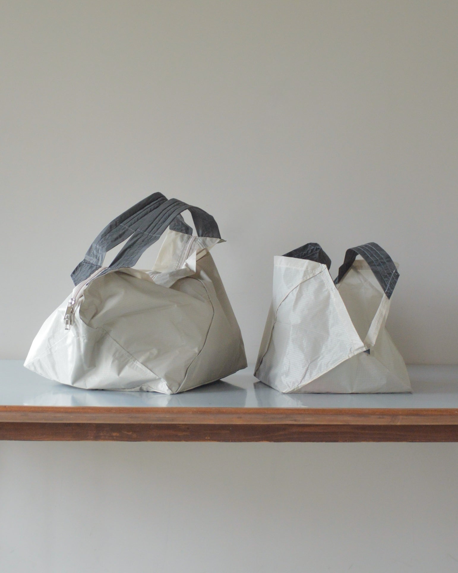 ライトベージュ×チャコールグレー|保冷バッグ　【予約：1月下旬お届け】