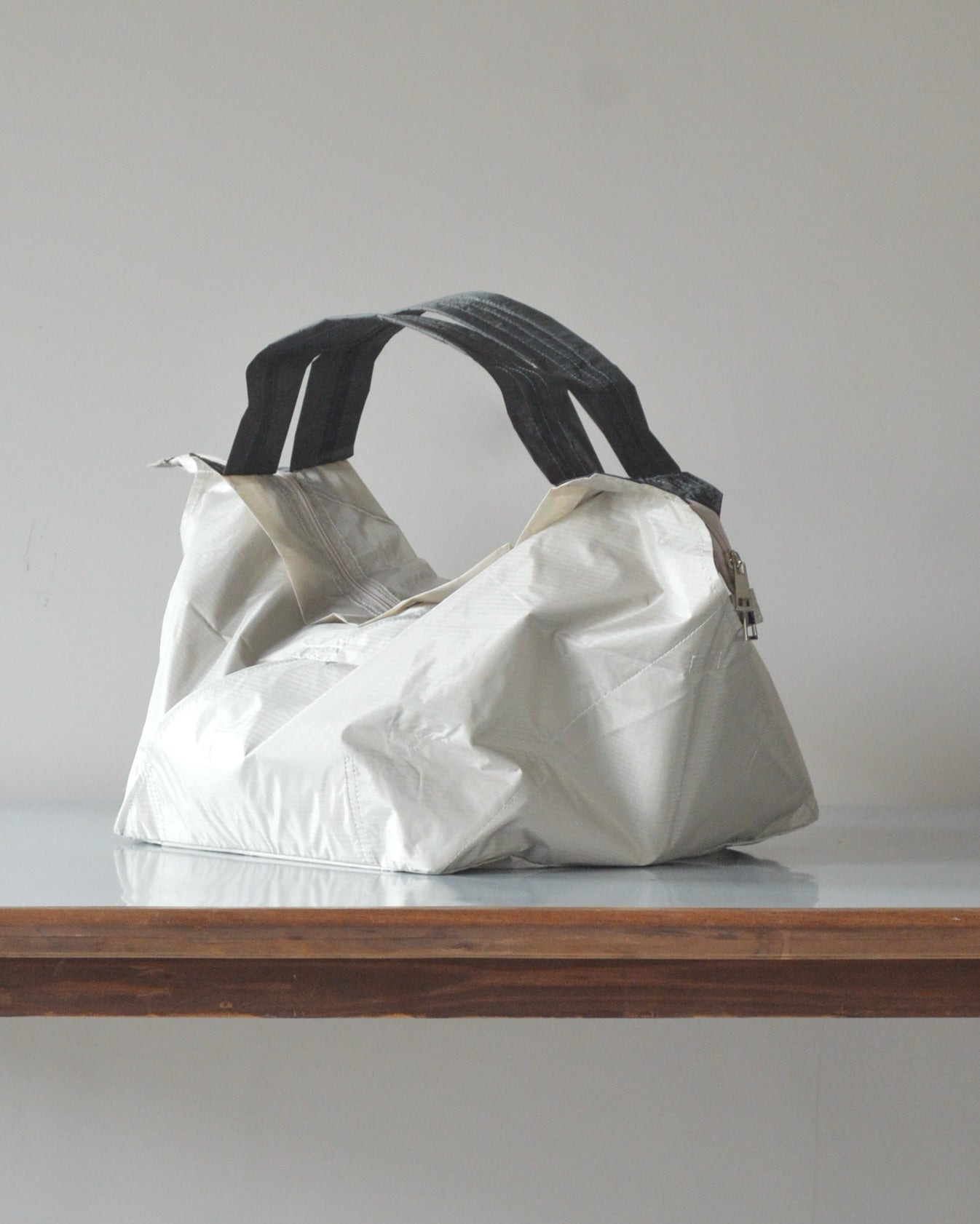 ライトベージュ×チャコールグレー|保冷バッグ　【予約：1月下旬お届け】