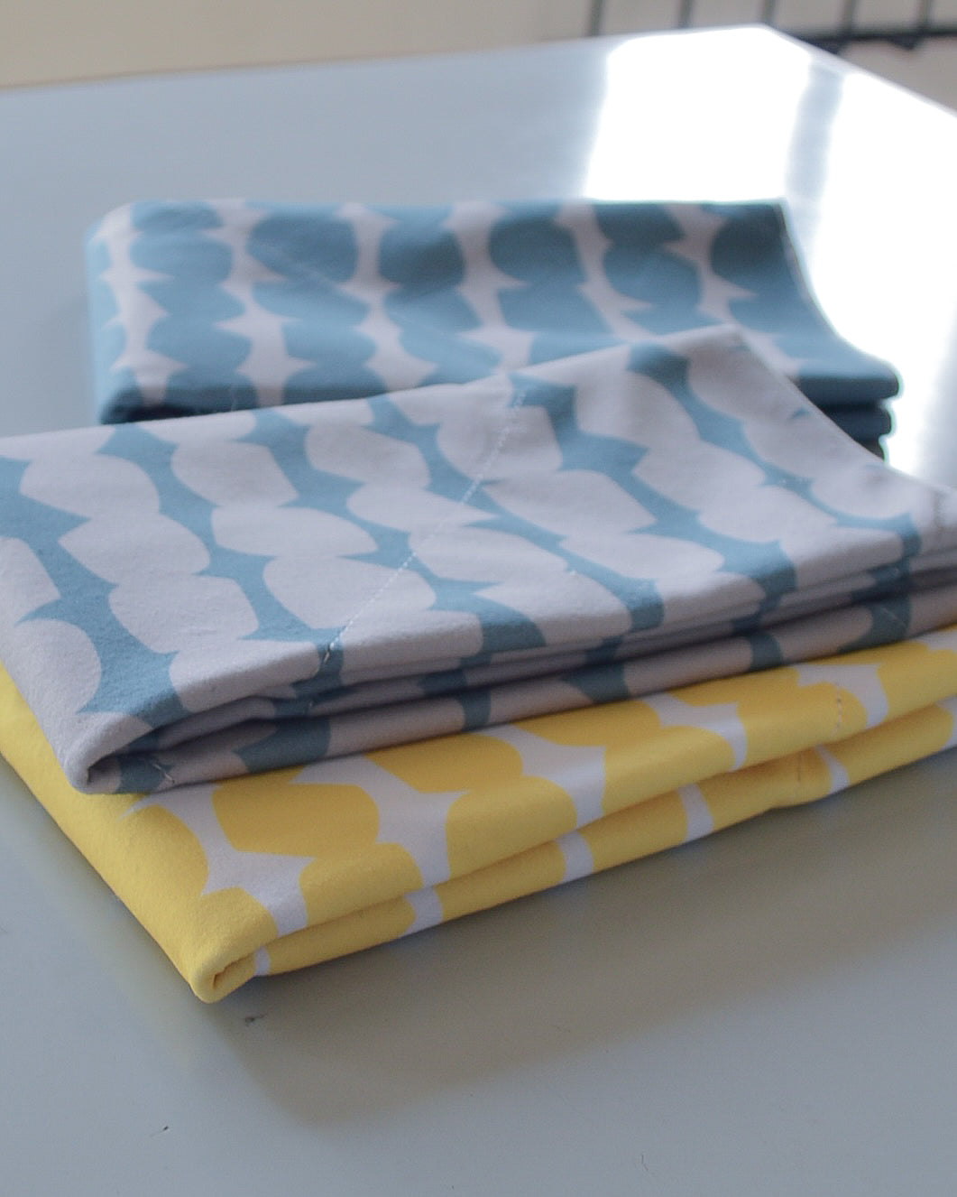 包むが楽しみになる、北欧柄の保冷ふろしき|2,3月限定（お届け４月下旬）