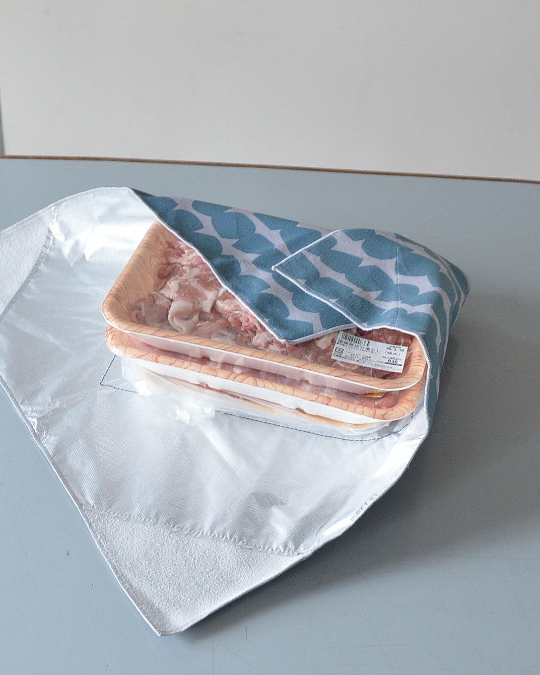 包むが楽しみになる、北欧柄の保冷ふろしき|2,3月限定（お届け４月下旬）