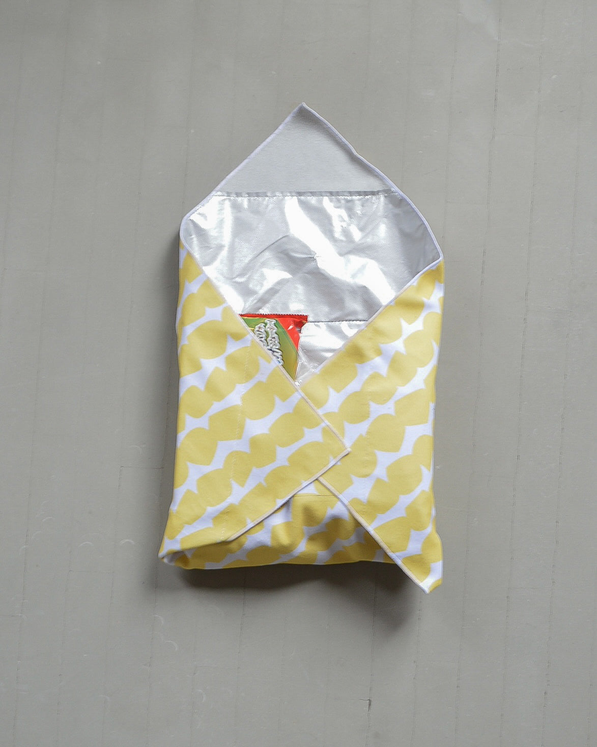 包むが楽しみになる、北欧柄の保冷ふろしき|2,3月限定（お届け４月下旬）