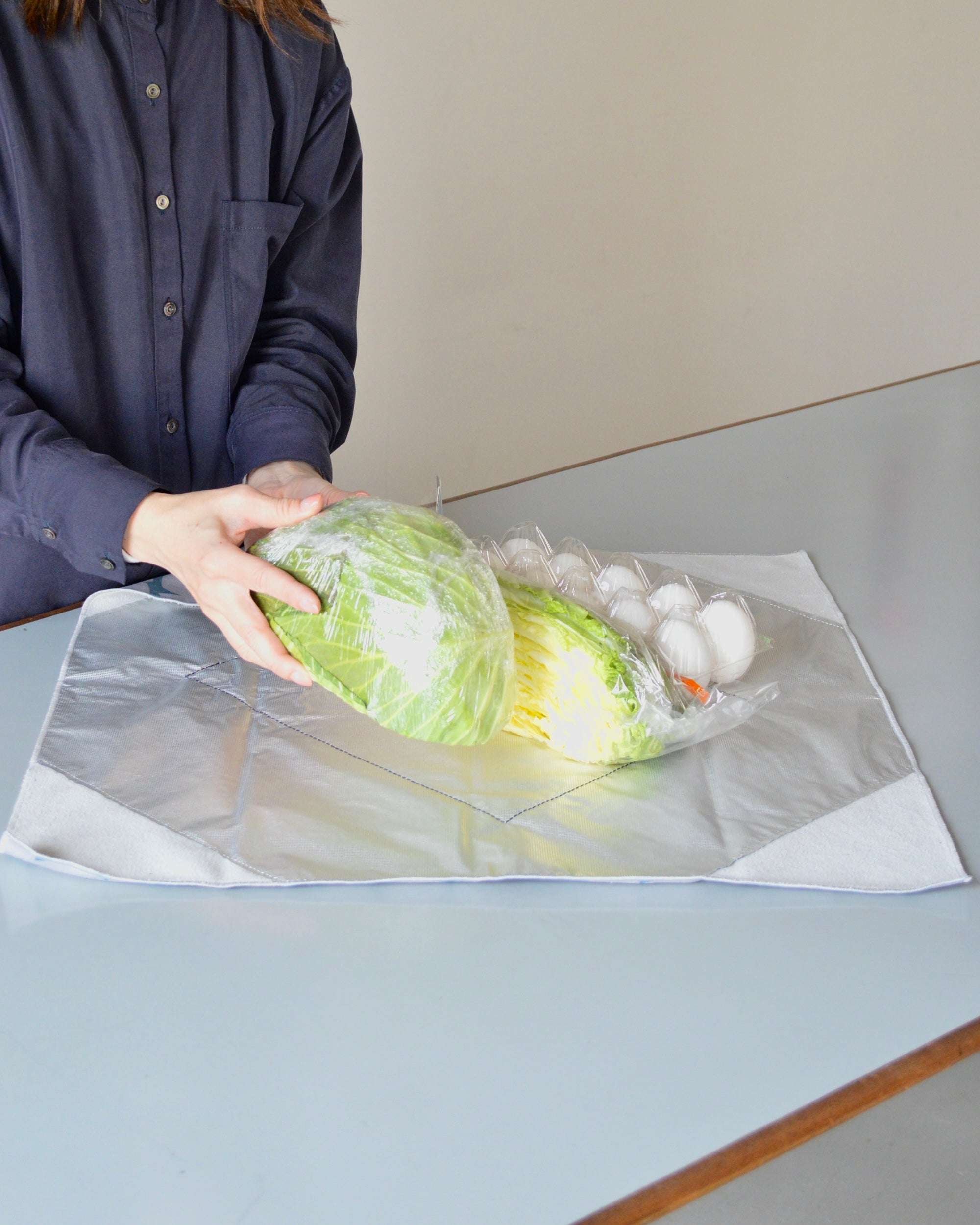 包むが楽しみになる、北欧柄の保冷ふろしき|2,3月限定（お届け４月下旬）