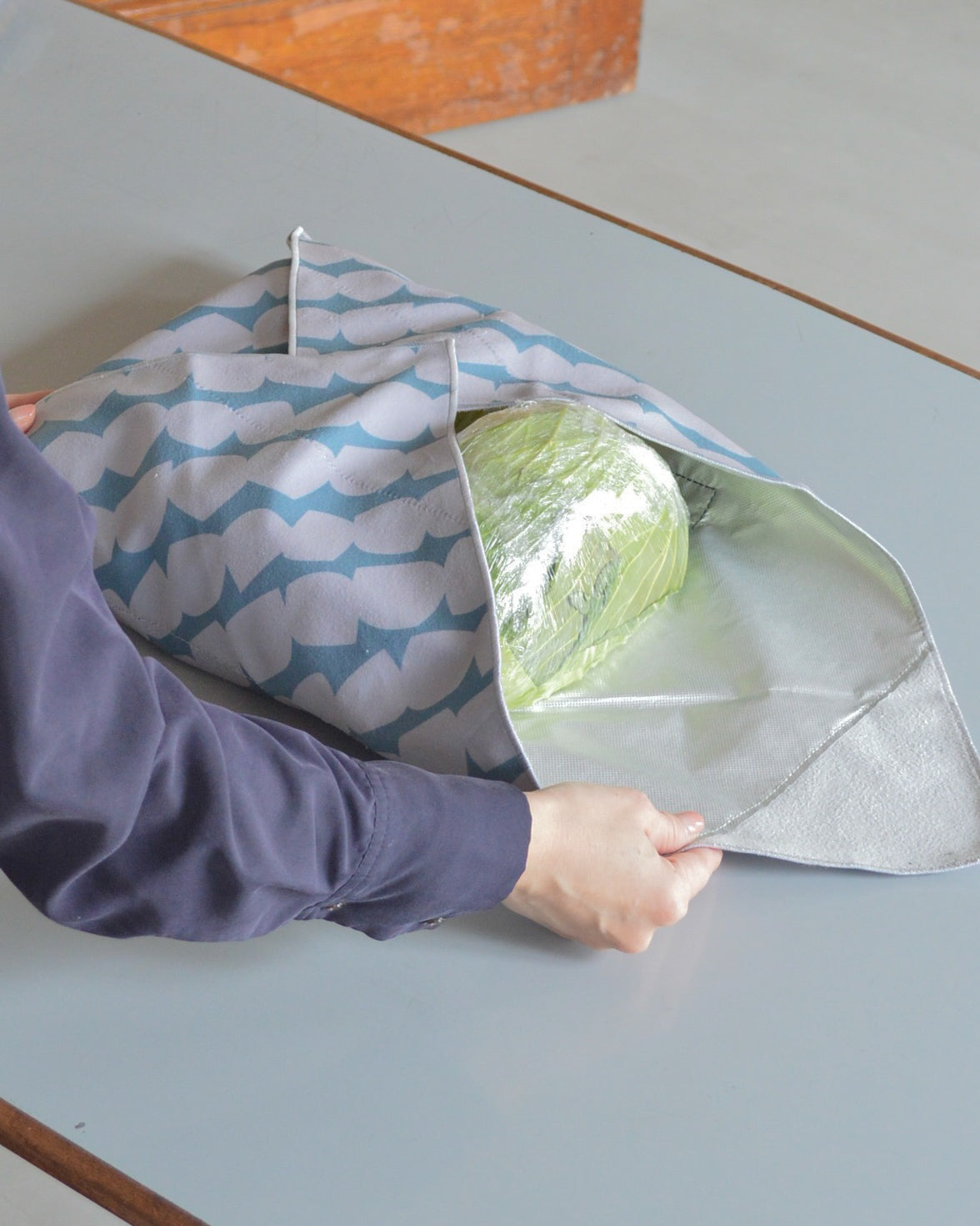 包むが楽しみになる、北欧柄の保冷ふろしき|2,3月限定（お届け４月下旬）