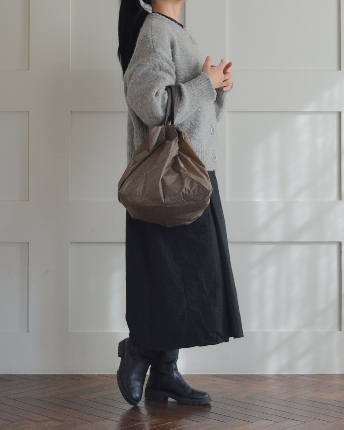 Light Beige x Charcoal Gray | Size L [Pre-order: Delivery in late January]