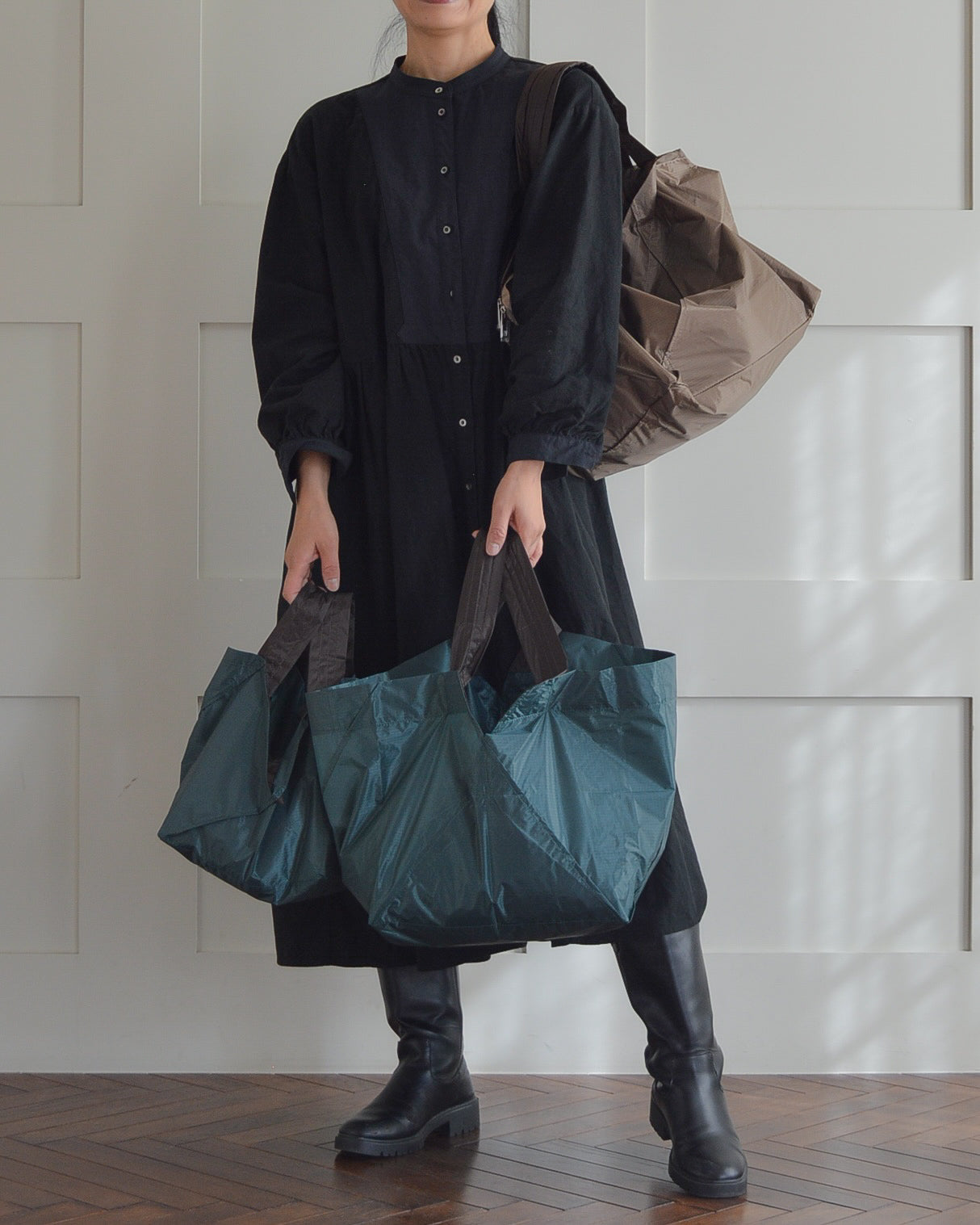 Light Beige x Charcoal Gray | Size L [Pre-order: Delivery in late January]