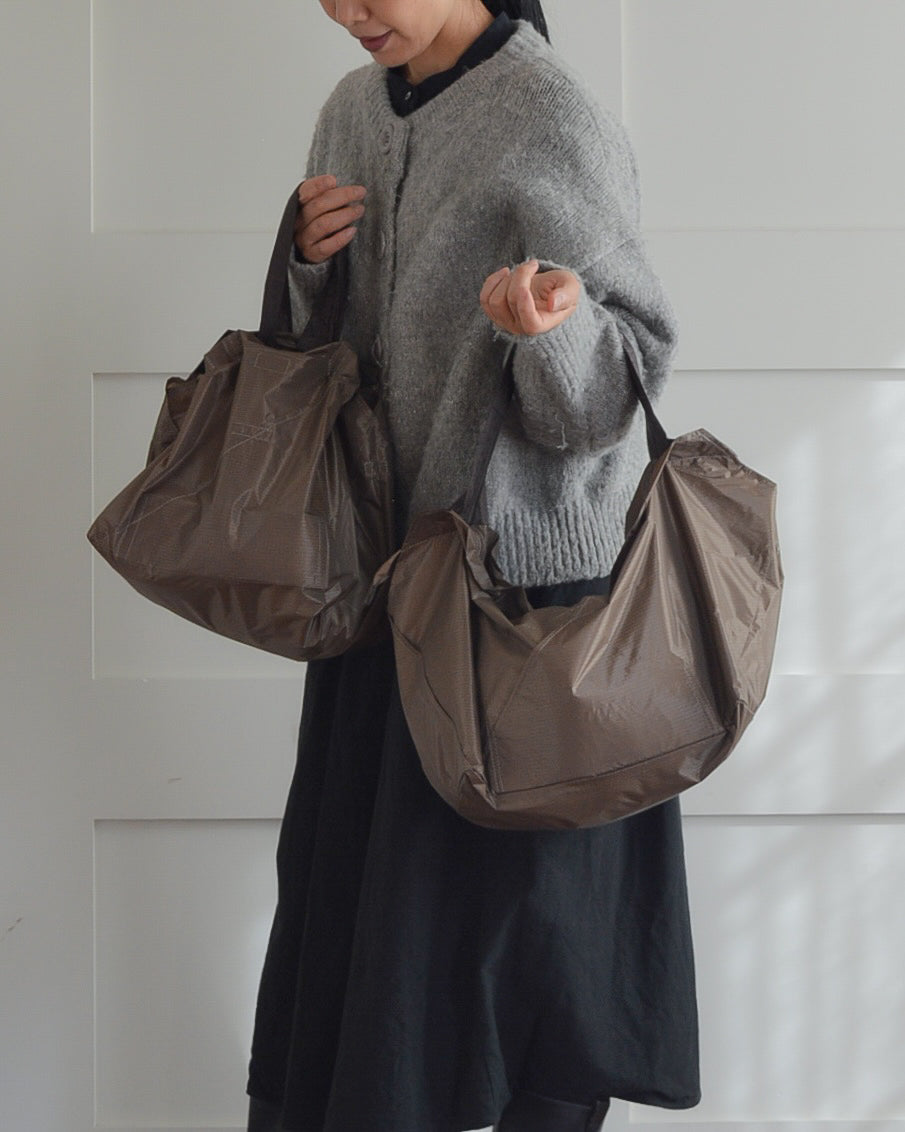 Light Beige x Charcoal Gray | Size L [Pre-order: Delivery in late January]