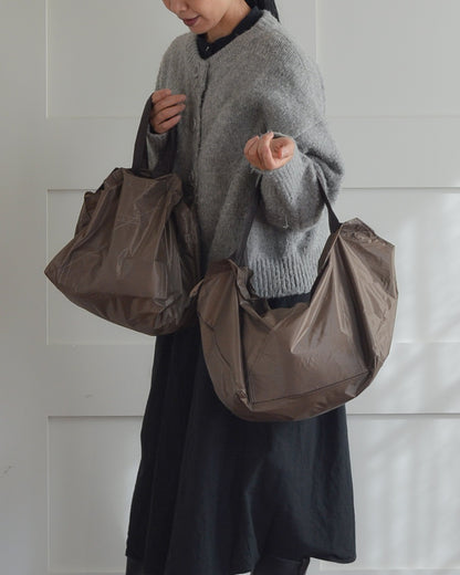 Light Beige x Charcoal Gray | Size L [Pre-order: Delivery in late January]