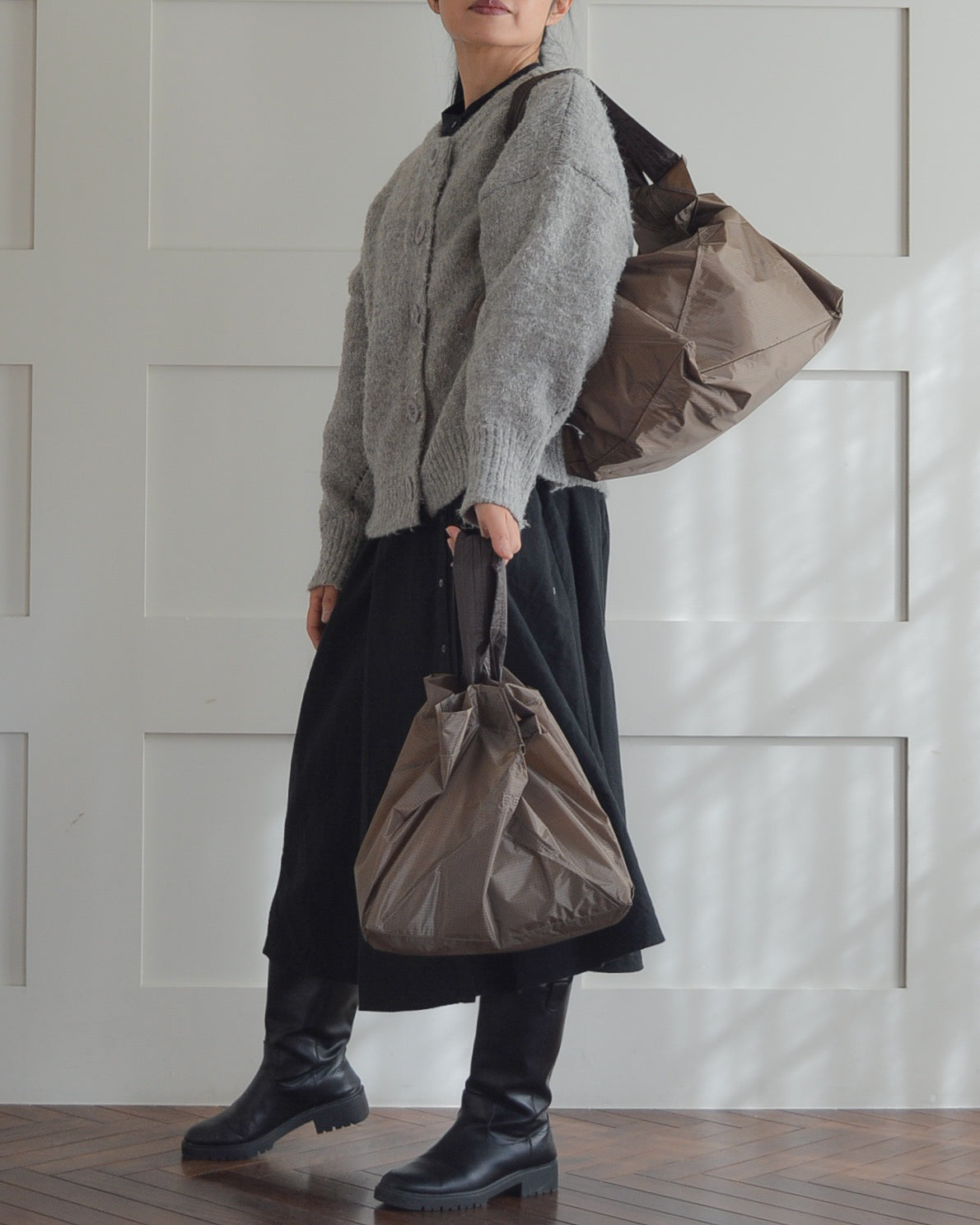 Light Beige x Charcoal Gray | Size L [Pre-order: Delivery in late January]