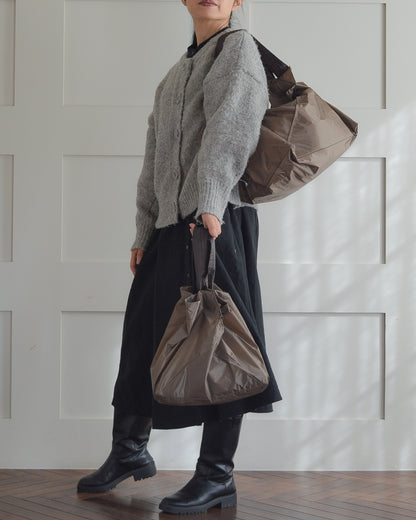 Light Beige x Charcoal Gray | Size L [Pre-order: Delivery in late January]