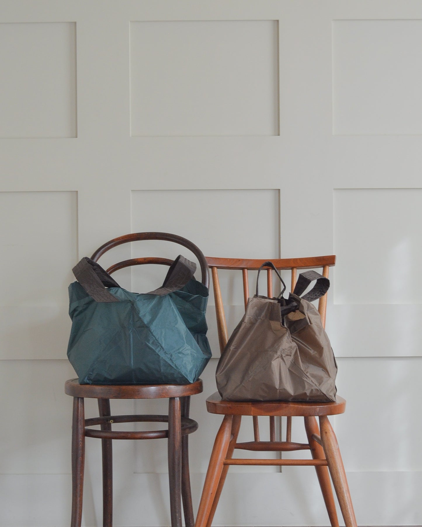 Light Beige x Charcoal Gray | Size L [Pre-order: Delivery in late January]