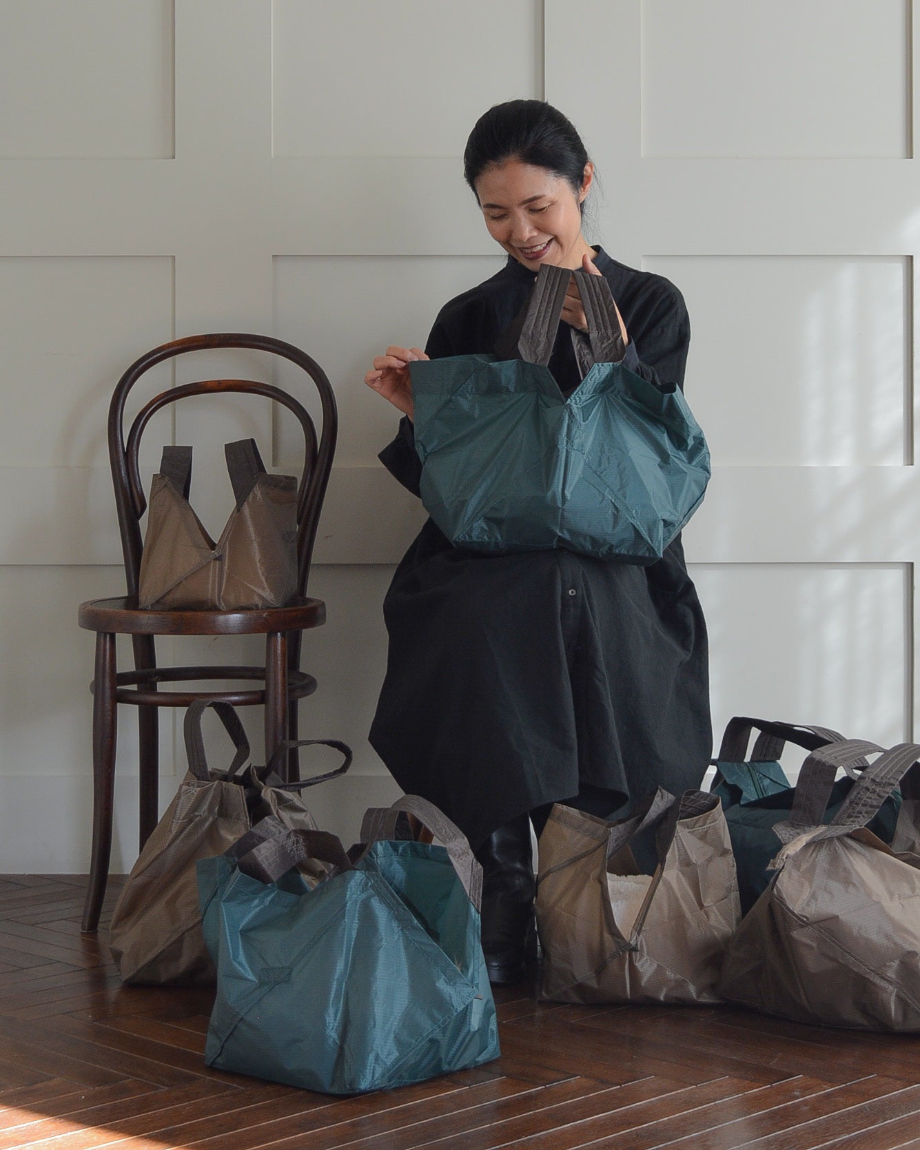 Light Beige x Charcoal Gray | Size L [Pre-order: Delivery in late January]