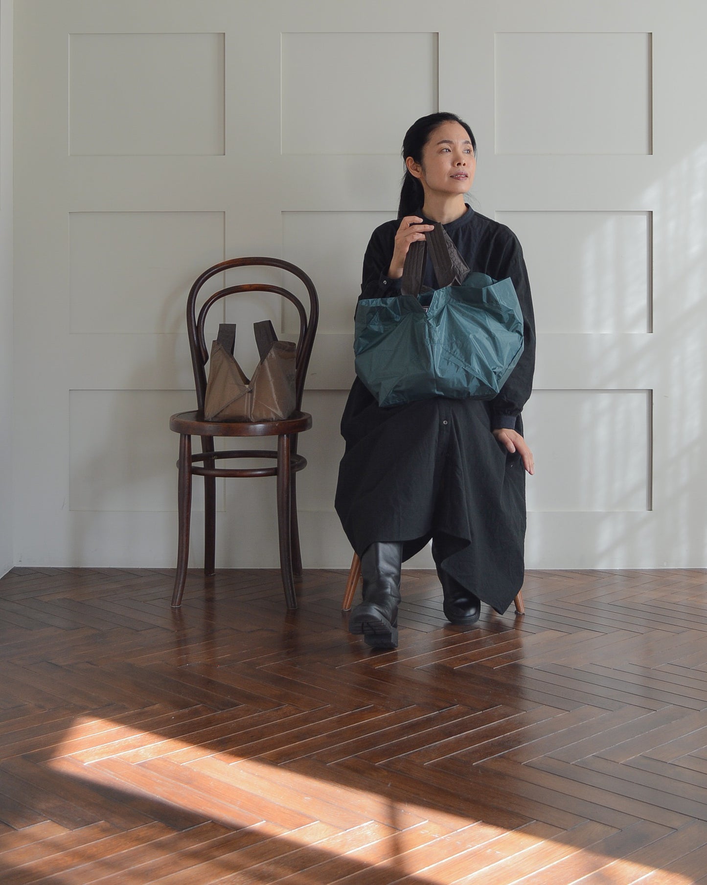 Light Beige x Charcoal Gray | Size L [Pre-order: Delivery in late January]