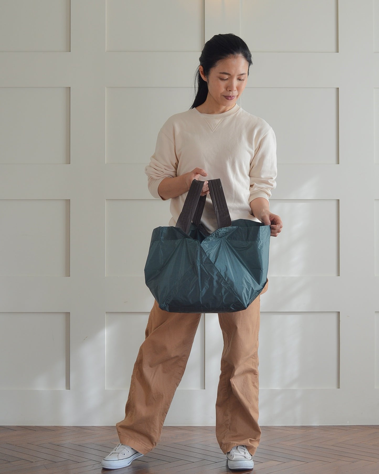 Light Beige x Charcoal Gray | Size L [Pre-order: Delivery in late January]